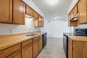 2812 Ridgecrest Dr, Fort Worth, TX 76133 - Photo 16