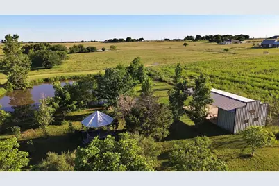 590 County Road 385, Valley View, TX 76272 - Photo 30