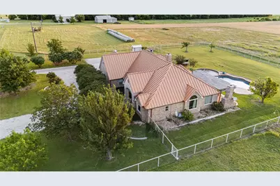 590 County Road 385, Valley View, TX 76272 - Photo 4