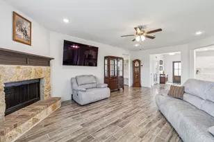 2410 Black Jack Oak Rd, Oak Ridge, TX 75161 - Photo 18