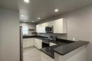 2401 N Alexander St, Sherman, TX 75092 - Photo 4