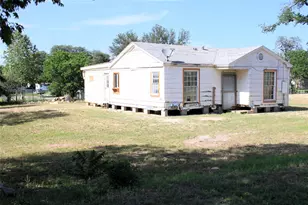 501 E Church St, San Saba, TX 76877 - Photo 2