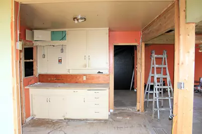 501 E Church Street, San Saba, TX 76877 - Photo 10