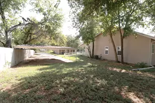 1065 W Pecan St, Stephenville, TX 76401 - Photo 32