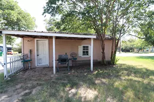 1065 W Pecan St, Stephenville, TX 76401 - Photo 8