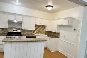 421 Jackson St, Krum, TX 76249 - Photo 6