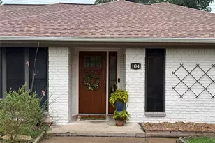 104 Cluster Dr, Mineral Wells, TX 76067 - Photo 2