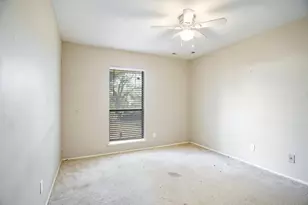 745 Oakland St, Grand Prairie, TX 75052 - Photo 8