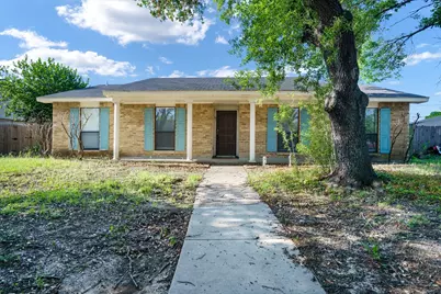 745 Oakland Street, Grand Prairie, TX 75052 - Photo 2