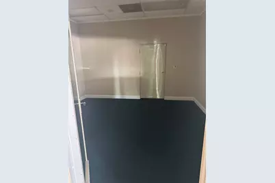 204 S Ridgeway Drive #Suite 212, Cleburne, TX 76033 - Photo 4