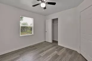 509 E Pine St, West, TX 76691 - Photo 26