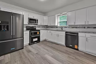 509 E Pine St, West, TX 76691 - Photo 10