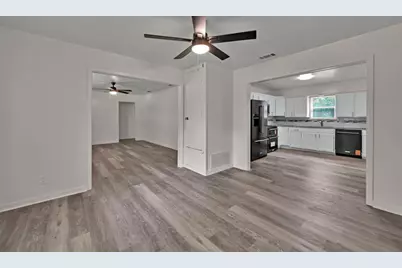 509 E Pine Street, West, TX 76691 - Photo 8