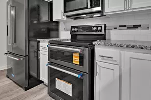 509 E Pine St, West, TX 76691 - Photo 12