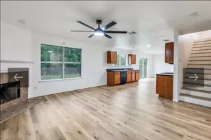 925 Blue Sky Dr, Arlington, TX 76002 - Photo 4