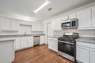 1713 Carrington, Glenn Heights, TX 75154 - Photo 4