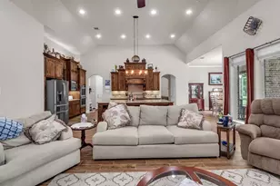 225 Holly Ln, Lucas, TX 75002 - Photo 8
