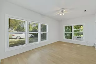 608 W Hickory St, Denton, TX 76201 - Photo 4