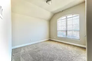 640 Bridgewater Rd, Fort Worth, TX 76131 - Photo 4