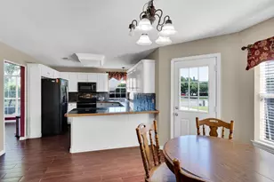 1607 W Westhill Dr, Cleburne, TX 76033 - Photo 14