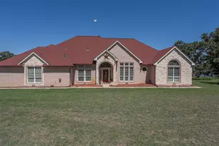 1701 W Lake Shore Dr, Alvarado, TX 76009 - Photo 2