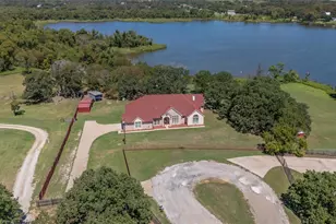 1701 W Lake Shore Dr, Alvarado, TX 76009 - Photo 1