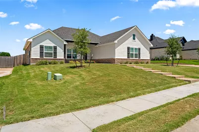10117 Castleberry Lane, Waco, TX 76712 - Photo 2