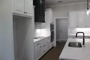 10117 Castleberry Ln, Waco, TX 76712 - Photo 6