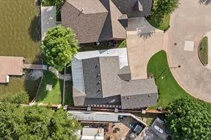 914 Waterpoint Ct E, Granbury, TX 76048 - Photo 38