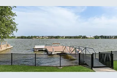 914 Waterpoint Court E, Granbury, TX 76048 - Photo 36