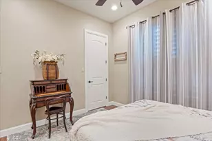 914 Waterpoint Ct E, Granbury, TX 76048 - Photo 24