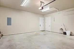 914 Waterpoint Ct E, Granbury, TX 76048 - Photo 30