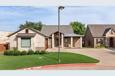 914 Waterpoint Court E, Granbury, TX 76048 - Photo 4