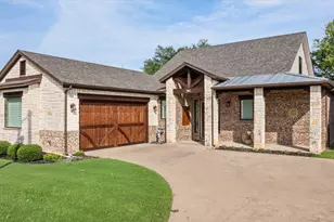 914 Waterpoint Ct E, Granbury, TX 76048 - Photo 6
