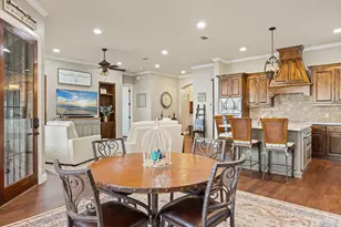 914 Waterpoint Ct E, Granbury, TX 76048 - Photo 16