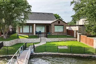 914 Waterpoint Ct E, Granbury, TX 76048 - Photo 34