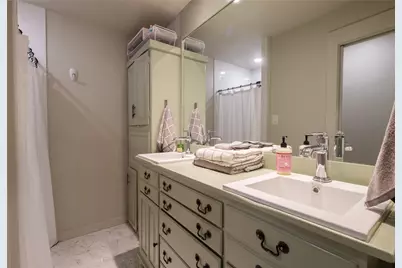 2040 S 9th Street, Waco, TX 76706 - Photo 16