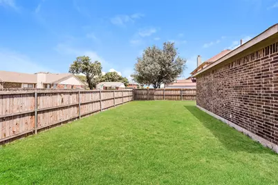 7660 Hollow Forest Drive, Fort Worth, TX 76123 - Photo 24