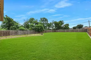 3101 EastCrest Ct, Fort Worth, TX 76105 - Photo 38