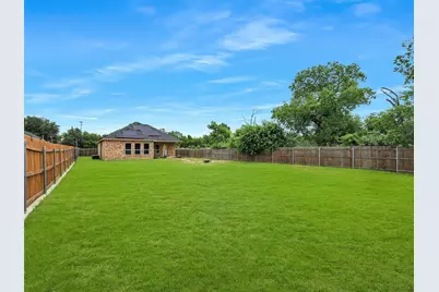 3101 Eastcrest Court, Fort Worth, TX 76105 - Photo 10