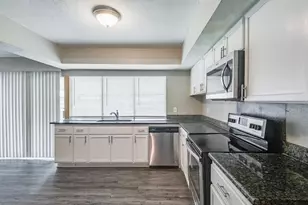 1901 Castille Dr, Carrollton, TX 75007 - Photo 12