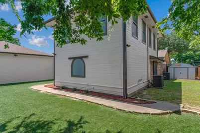 302 Erwin Street, Edgewood, TX 75117 - Photo 6