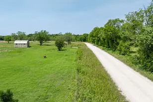 135 Hcr 3266, Mount Calm, TX 76673 - Photo 6