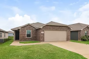 414 Shorty St, Mabank, TX 75147 - Photo 2