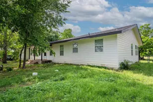 951 E Highland Rd, Oak Leaf, TX 75154 - Photo 2