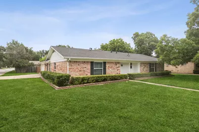 2140 Barbell Lane, Fort Worth, TX 76111 - Photo 2