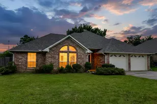 3750 Castlegate Dr, Paris, TX 75462 - Photo 2