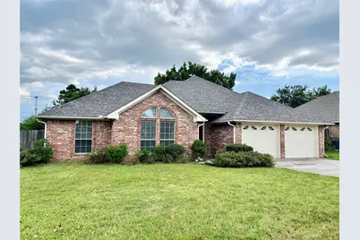 3750 Castlegate Drive, Paris, TX 75462 - Photo 2