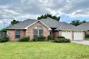 3750 Castlegate Dr, Paris, TX 75462 - Photo 2