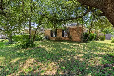 1301 Chapel Creek Road, Waco, TX 76712 - Photo 4
